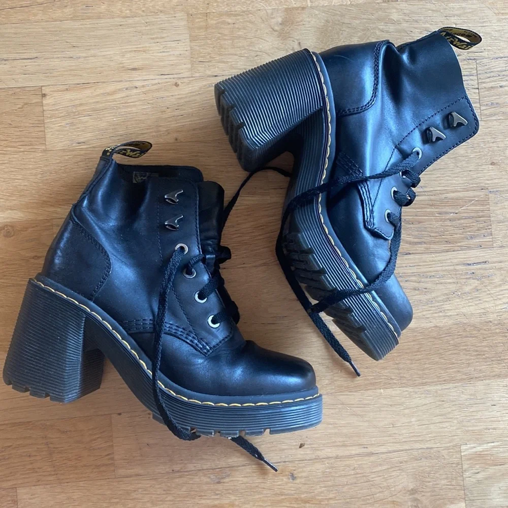 Dr Martens Jesy Sendal Heeled Boots - Picture 2 of 6